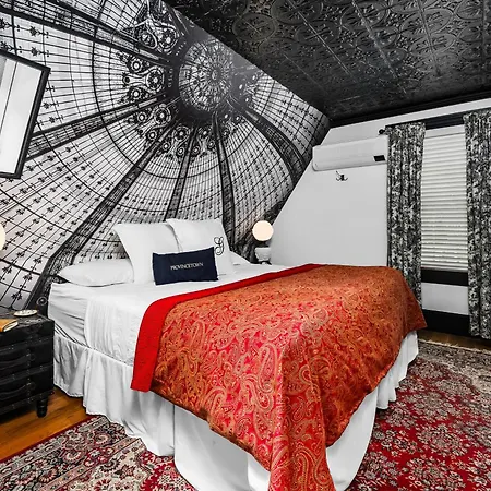 The Gaslamp Bed And Breakfast-3